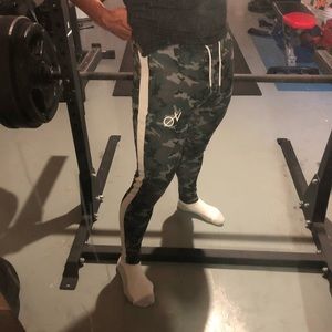 Vanquish camo joggers. Size small